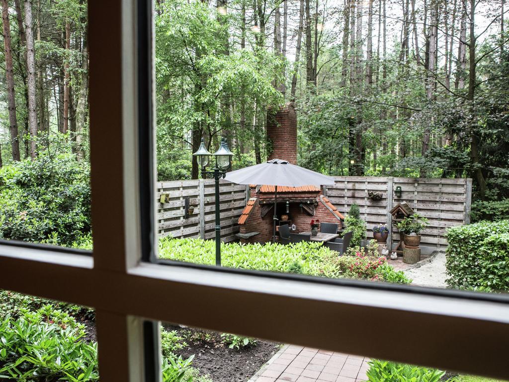 הוילה אאוד - טורנהוט Luxurious Chalet In Oud Turnhout With Large Garden מראה חיצוני תמונה