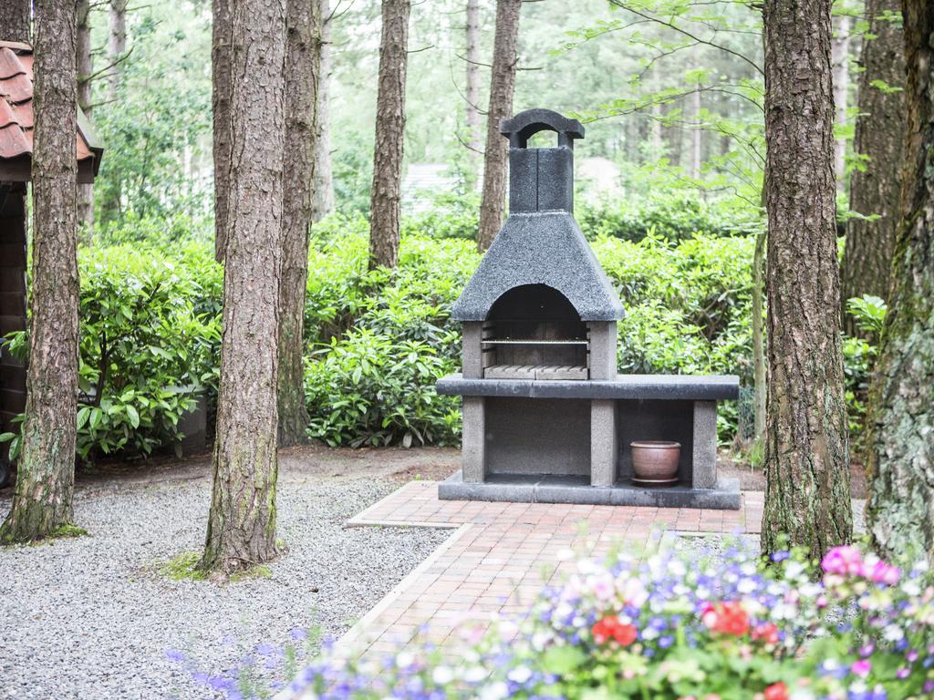 הוילה אאוד - טורנהוט Luxurious Chalet In Oud Turnhout With Large Garden מראה חיצוני תמונה